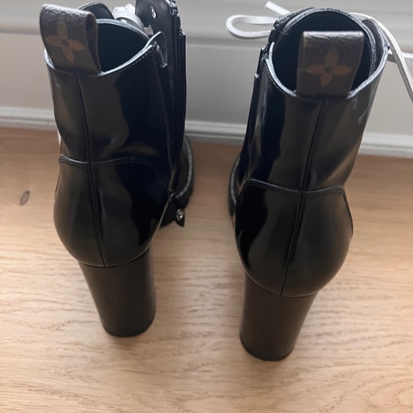 Louis Vuitton Boots - Picture 4 of 9